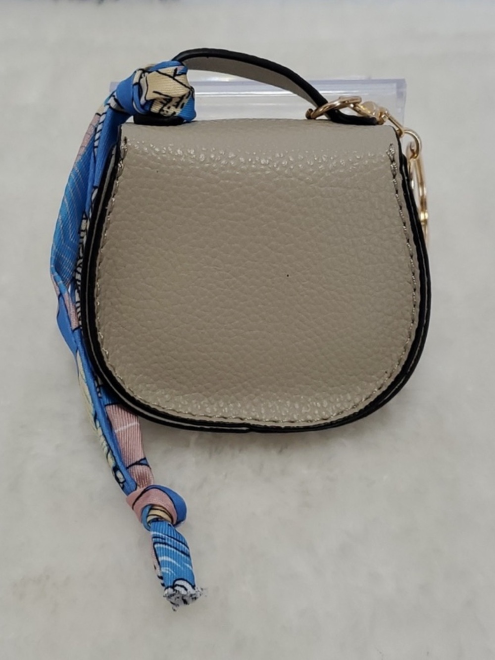 Bag Charm/Ear Bud Holder Mini Saddle with gold tone accents for attachment! New - Picture 3 of 6